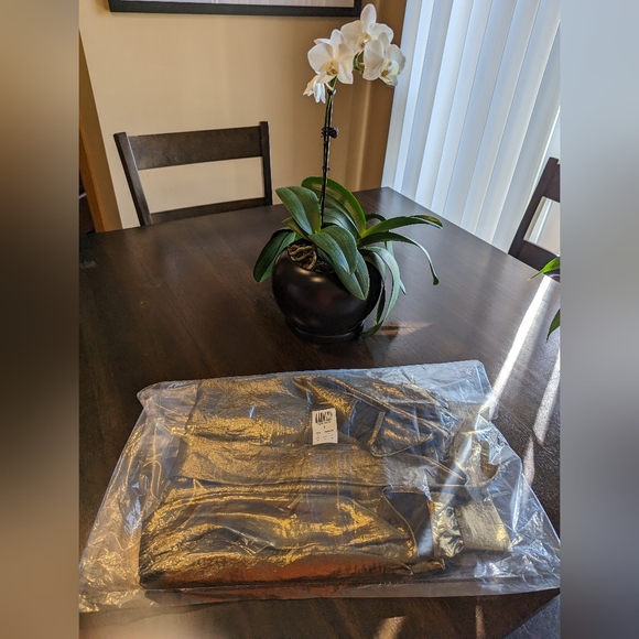 Express Gold Metallic blouse S new - Picture 11 of 16